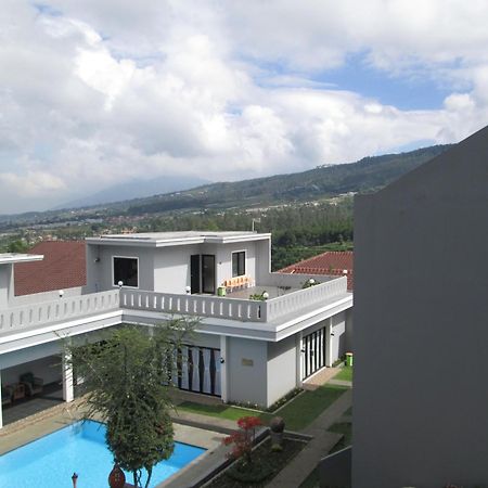 Osmond Villa Resort Лембанг Экстерьер фото
