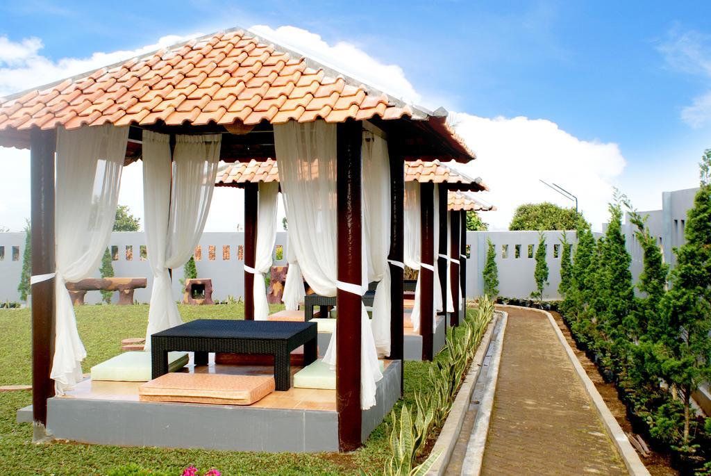 Osmond Villa Resort Лембанг Экстерьер фото